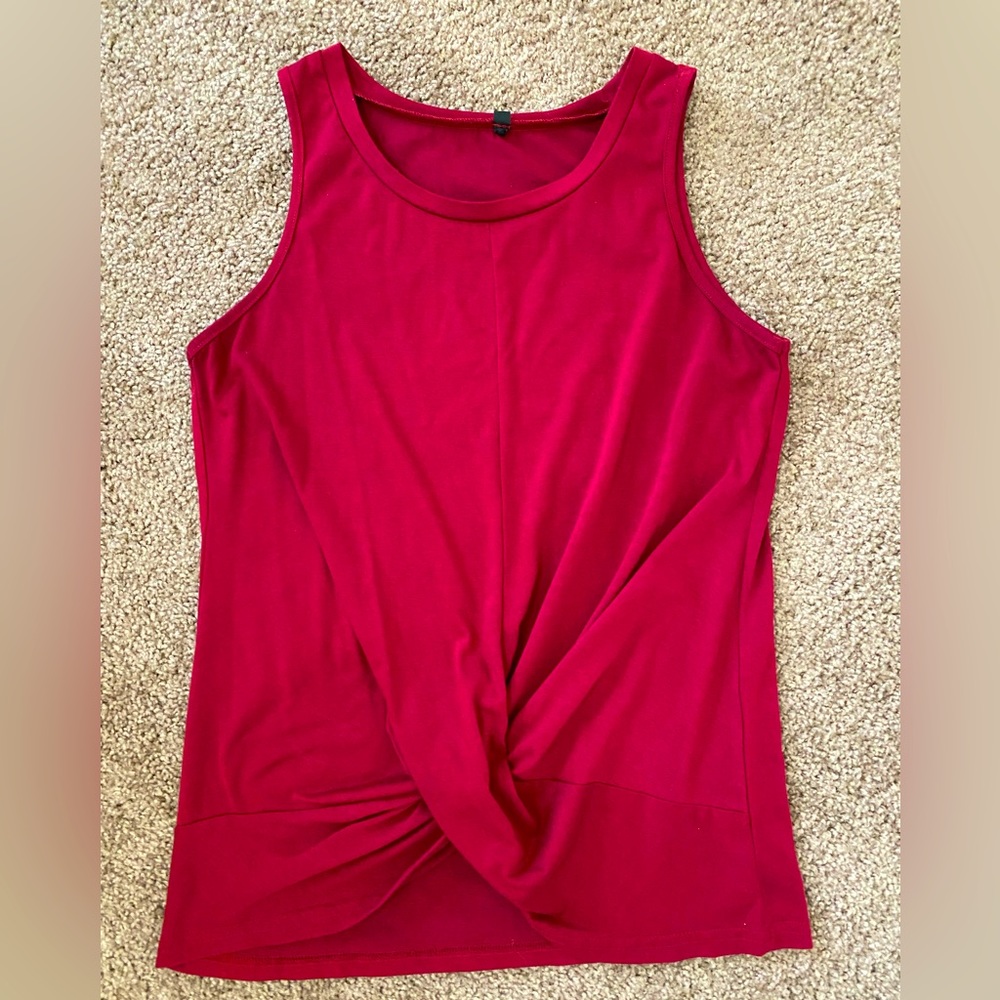 Maroon tank